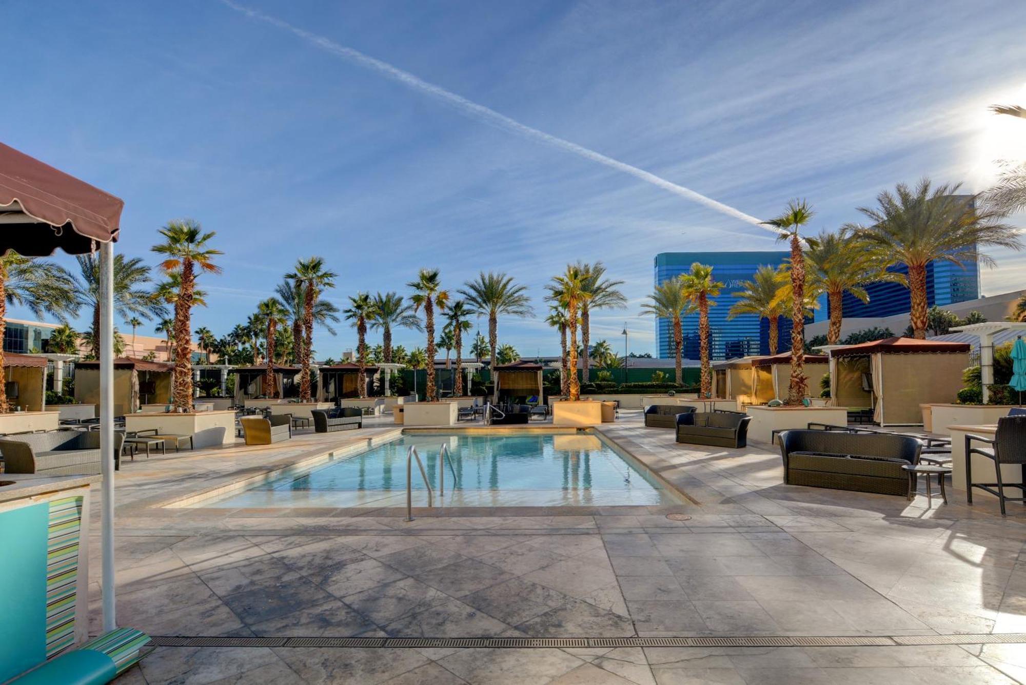 The Fantasy Suite Mgm Signature Pool View Las Vegas Exterior photo